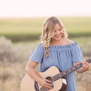 Meet your Posher, Elliemae